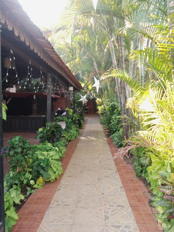 Sea Breeze Inn, Calangute Goa Ngoại thất bức ảnh